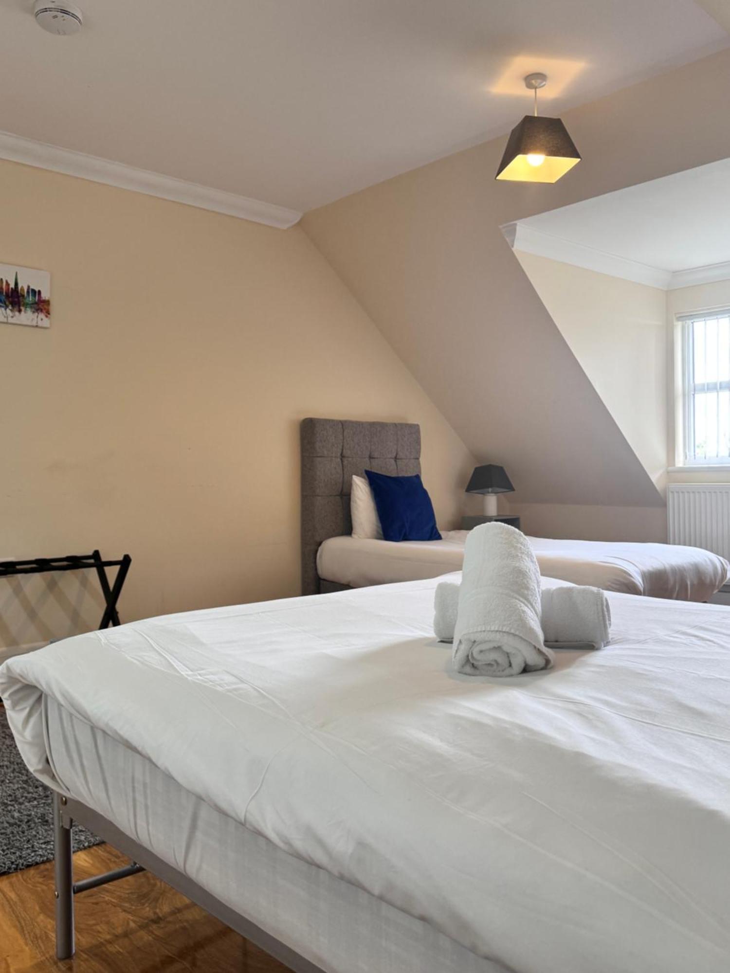 Relaxing Airport Rooms Stanwell Екстериор снимка