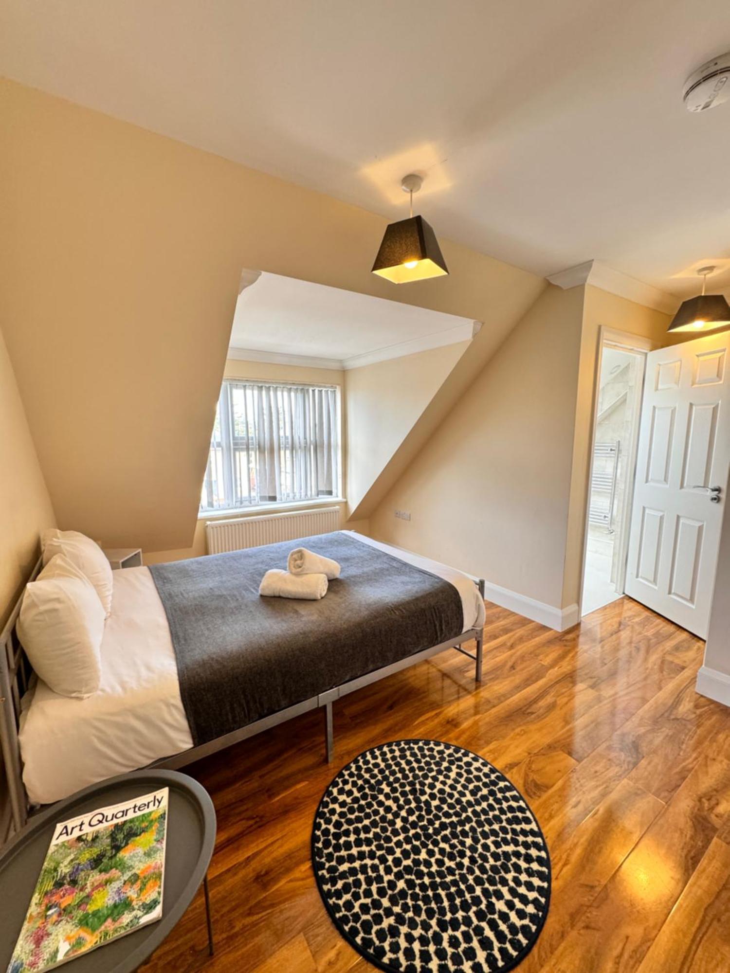 Relaxing Airport Rooms Stanwell Екстериор снимка